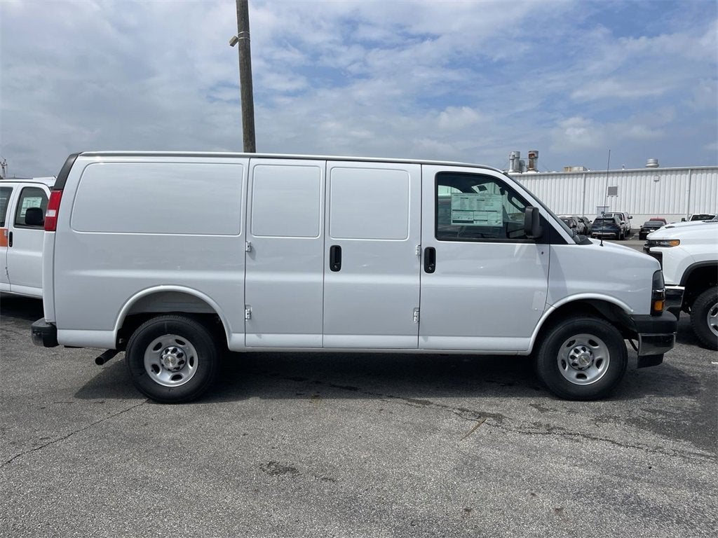 2025 Chevrolet Express Cargo 2500 WT