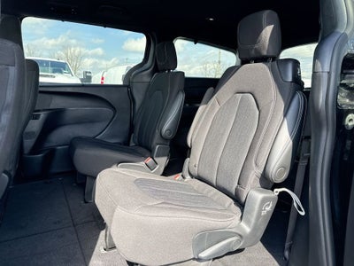 2022 Chrysler Pacifica Touring