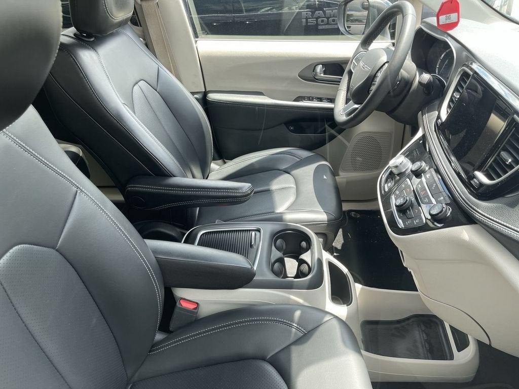 2023 Chrysler Pacifica Hybrid Touring L
