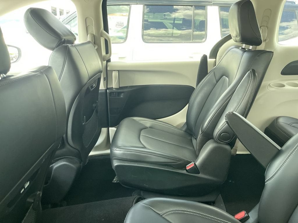 2023 Chrysler Pacifica Hybrid Touring L