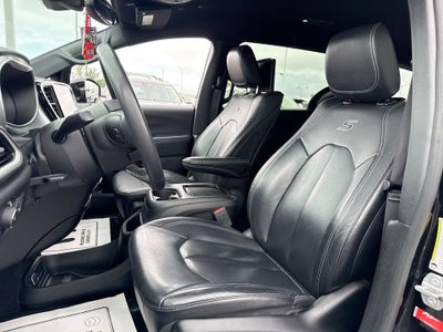 2022 Chrysler Pacifica Hybrid Touring L