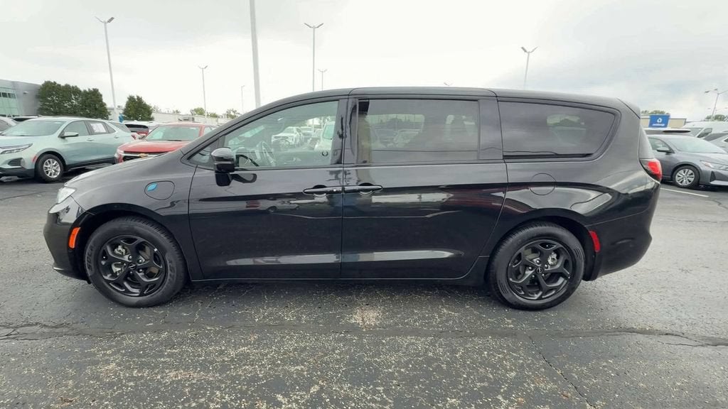 2022 Chrysler Pacifica Hybrid Touring L