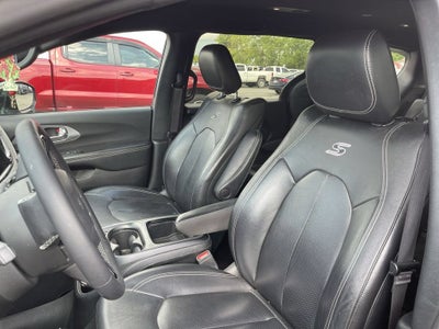 2022 Chrysler Pacifica Hybrid Touring L