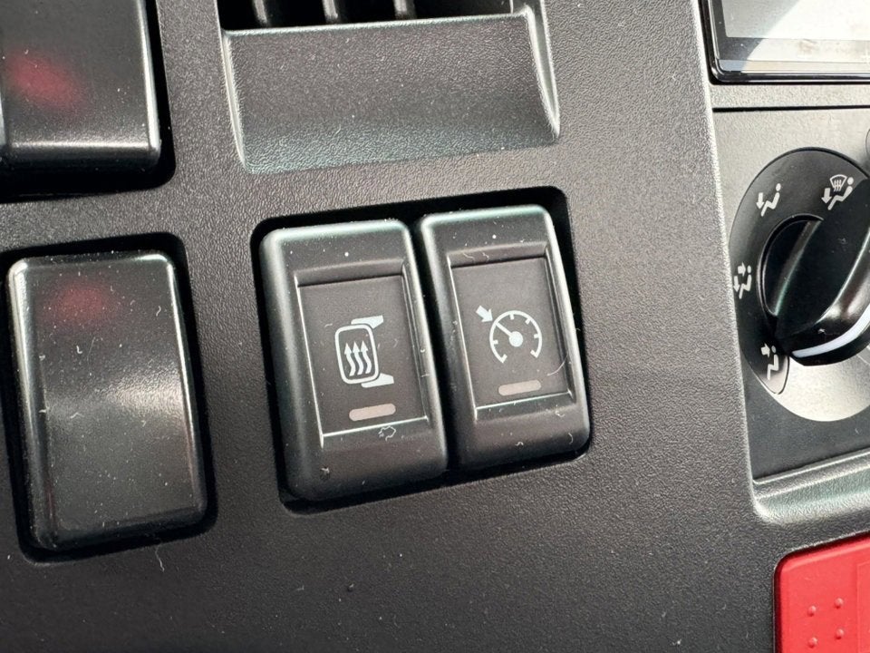 2024 Chevrolet Low Cab Forward 5500 XG 2WD Reg Cab 176