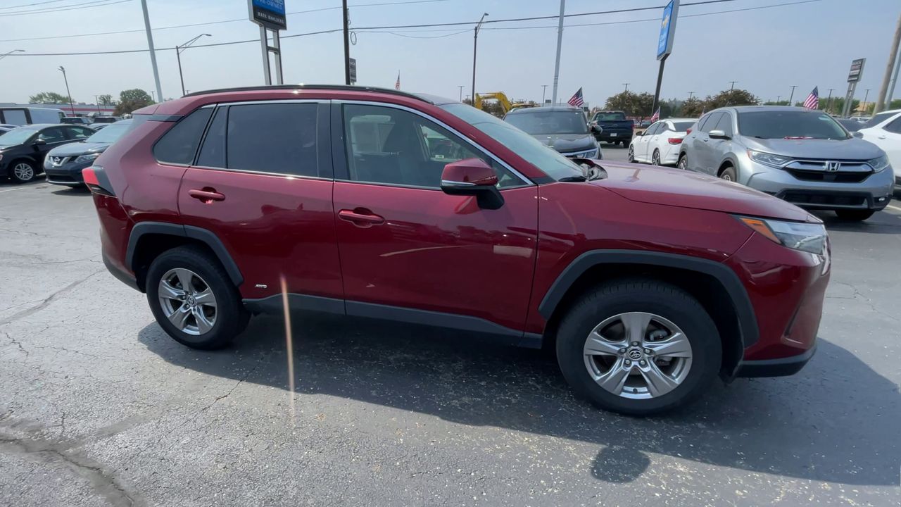 2022 Toyota RAV4 Hybrid XLE