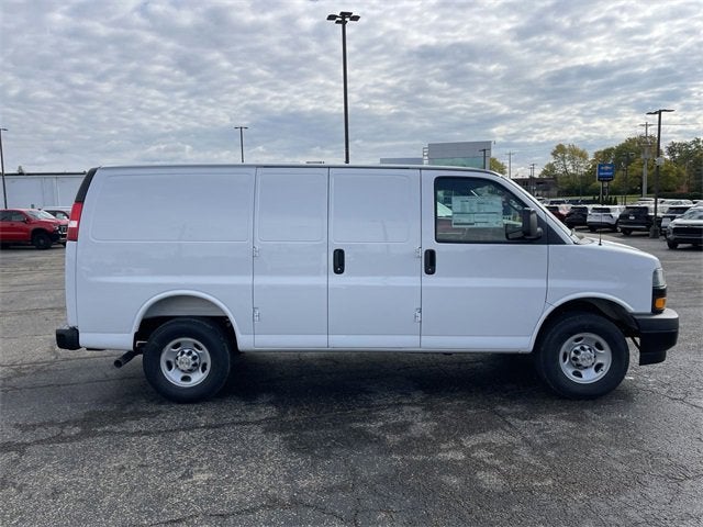 2025 Chevrolet Express Cargo 2500 WT