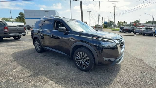 2023 Nissan Pathfinder SL 4WD
