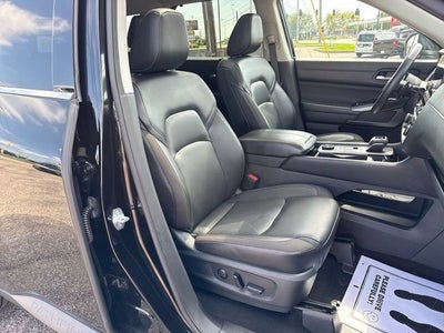 2023 Nissan Pathfinder SL 4WD