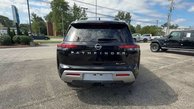2023 Nissan Pathfinder SL 4WD